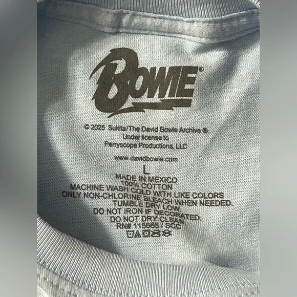 David Bowie Classic Rock Band Light Blue Graphic T-Shirt LG Unisex NWT - Picture 5 of 5